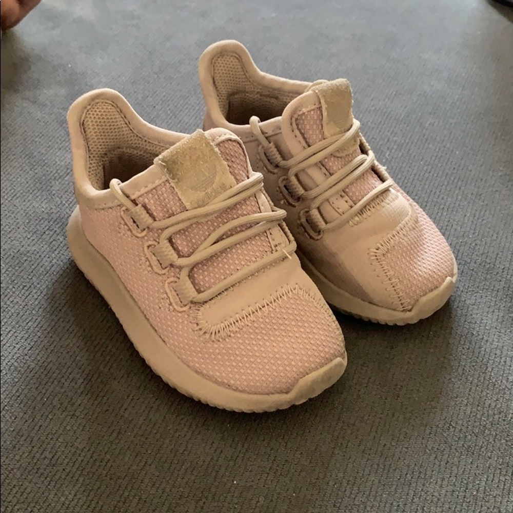 Adidas shoes - Picture 3 of 3